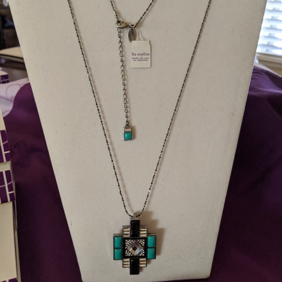 Necklace - Picture 1 of 3